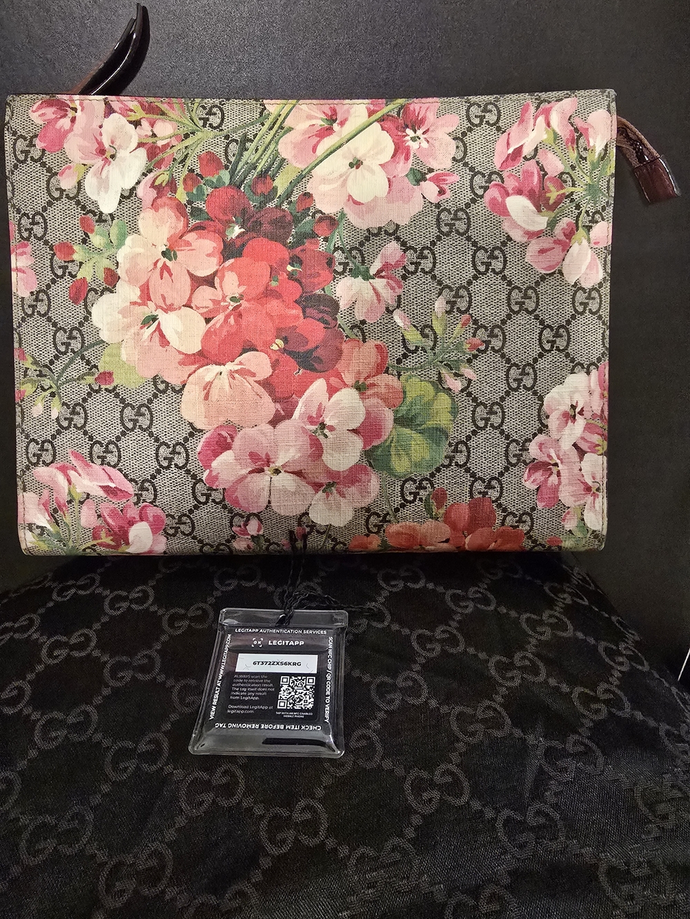 Gucci Floral GG Supreme Monogram Pouch - Rose Pink Floral Print